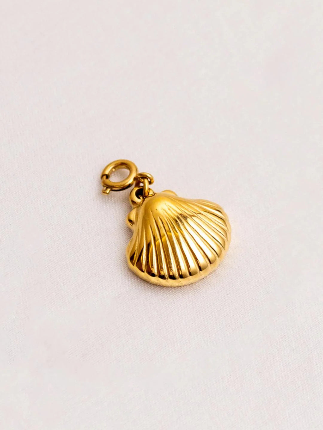 Bold shell charm