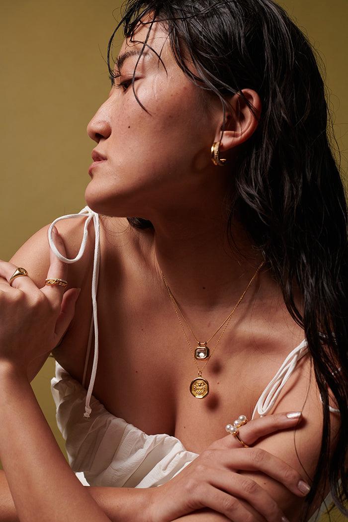 Clear Pendant Necklace - Perfectly Average