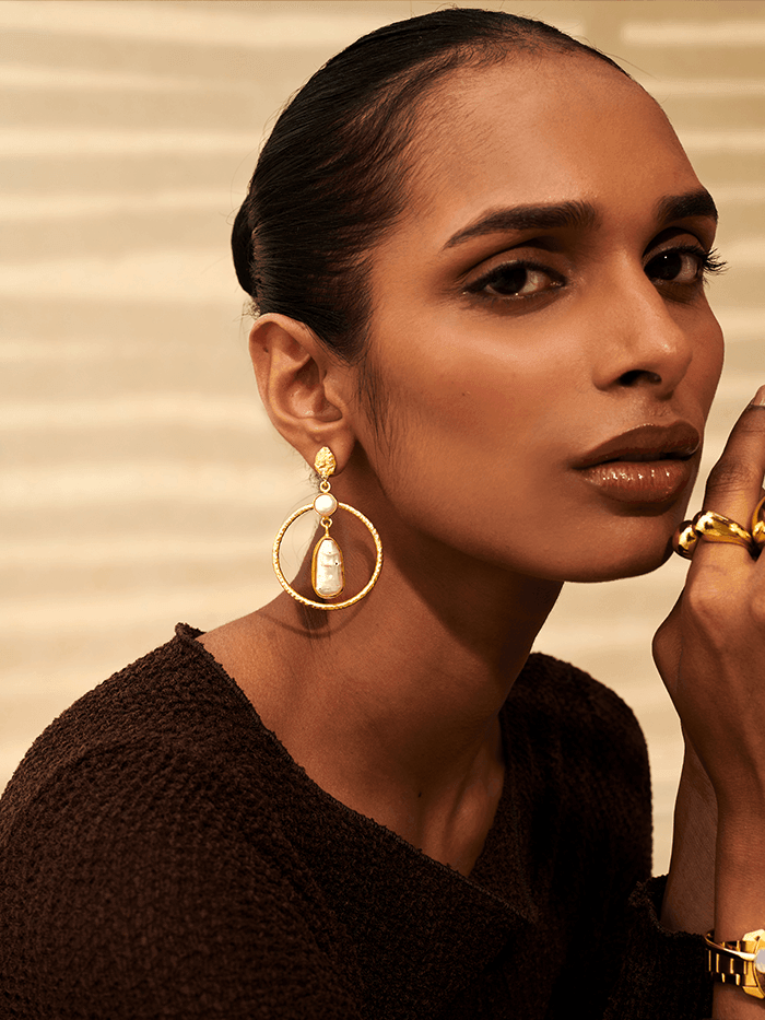 Anna Circle Pearl Earrings - Perfectly Average